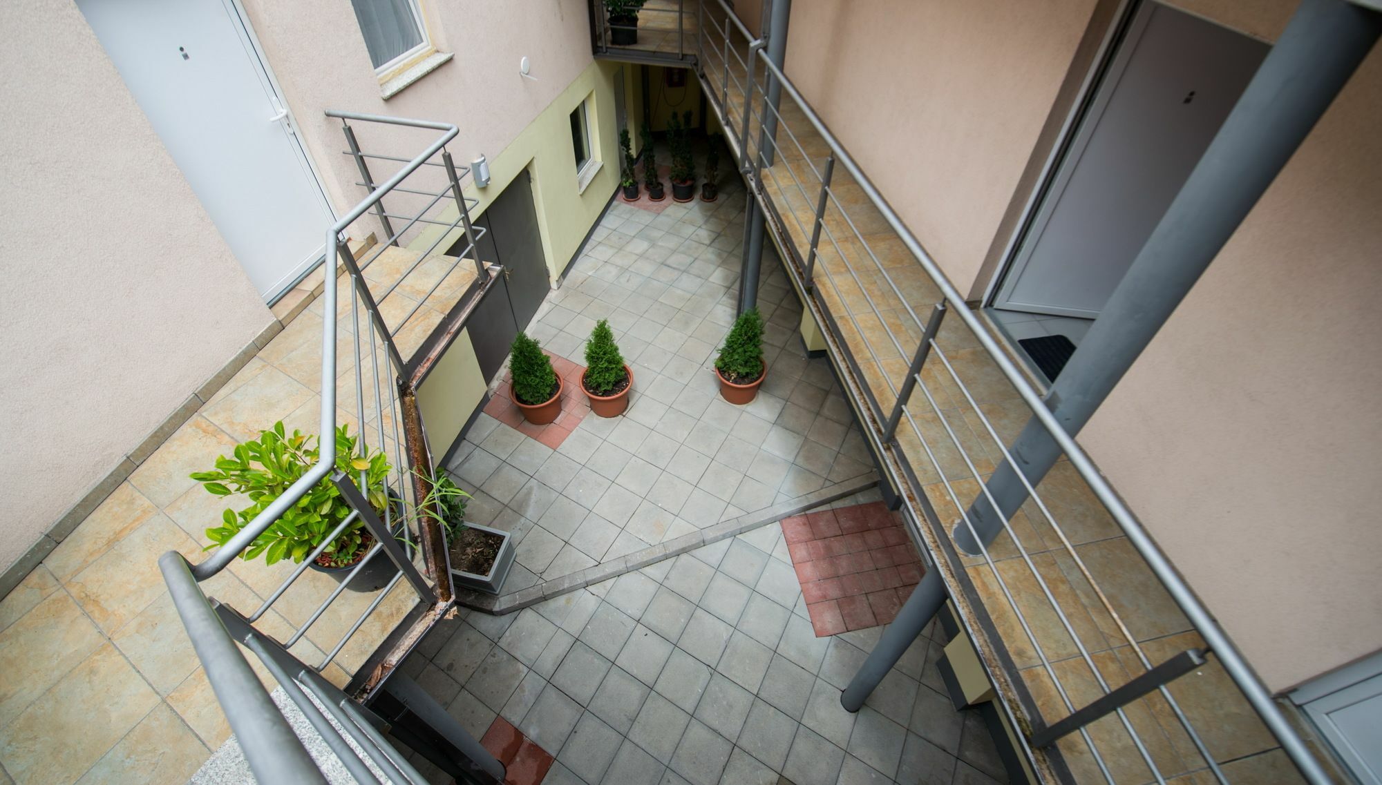 Integralni Hotel & Hostel Zagreb Exterior foto