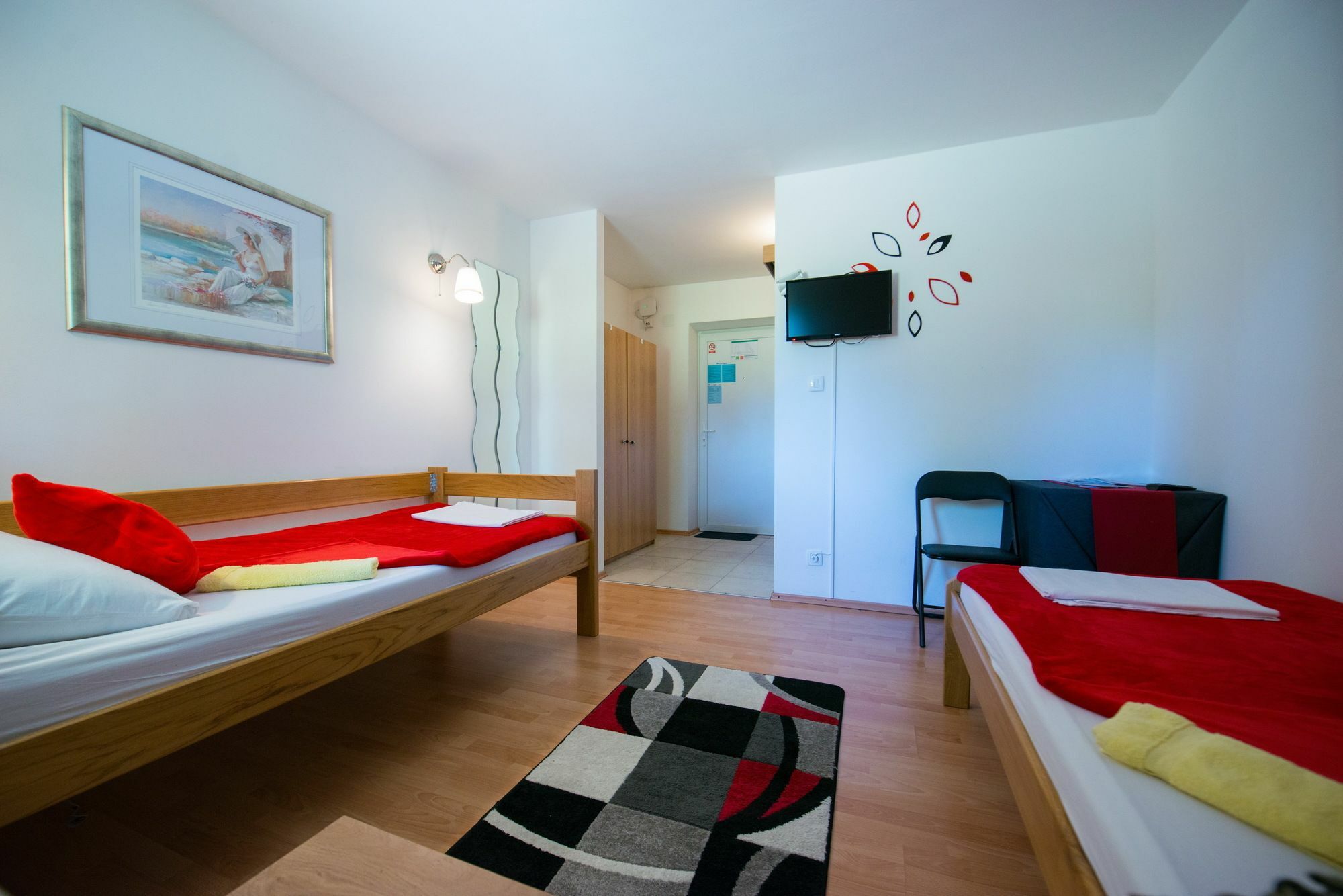 Integralni Hotel & Hostel Zagreb Exterior foto